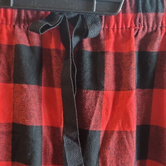 Old Navy Woman Red Plaid Pajama Pants Size 2X (NWT) - Picture 3 of 7